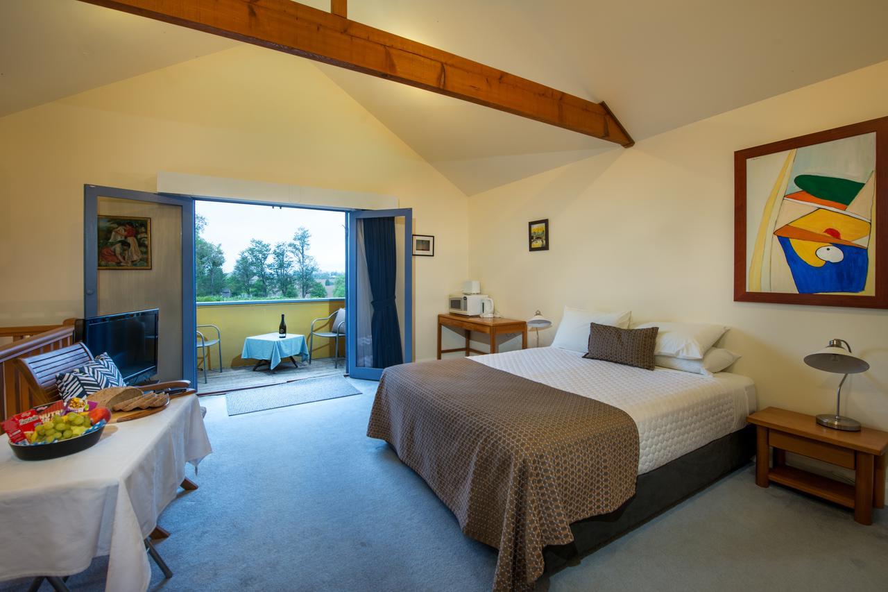 Tranquil Vale Vineyard Hotel Luskintyre Bagian luar foto
