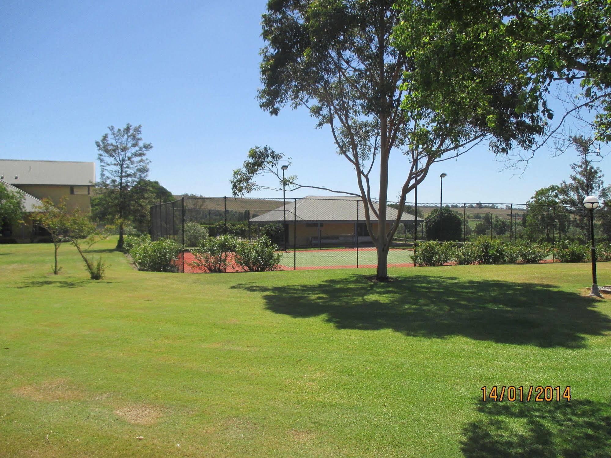 Tranquil Vale Vineyard Hotel Luskintyre Bagian luar foto