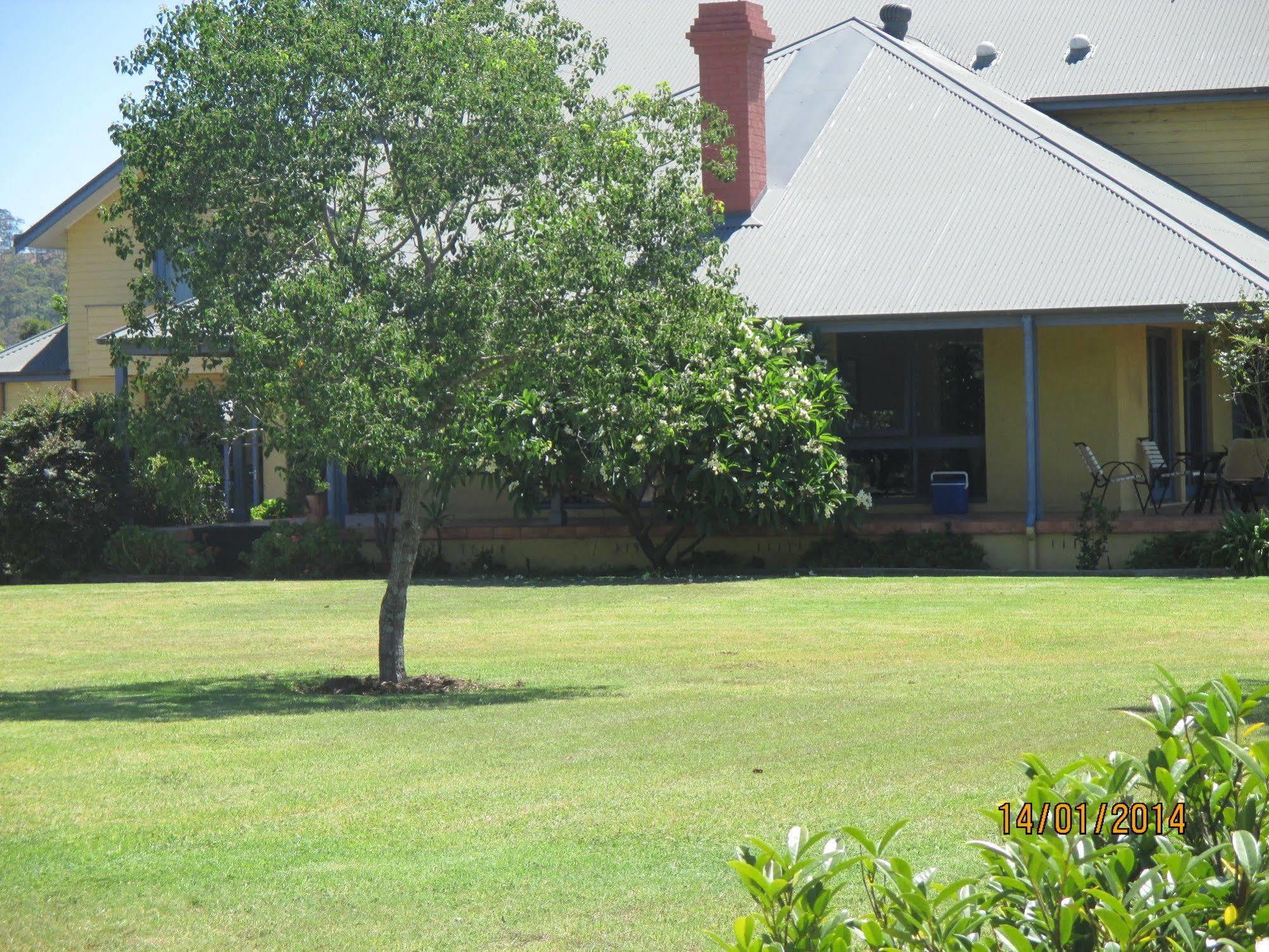 Tranquil Vale Vineyard Hotel Luskintyre Bagian luar foto
