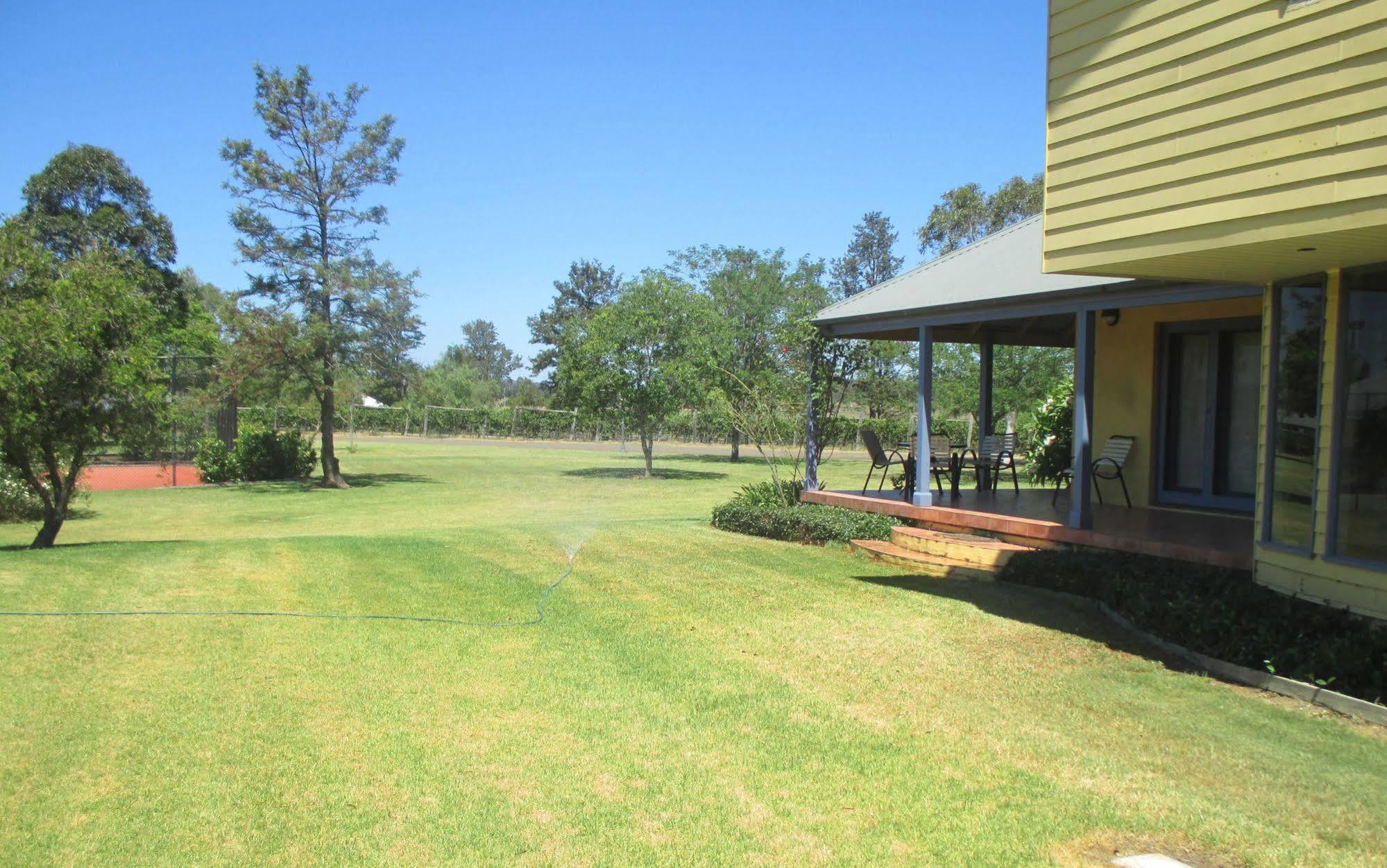 Tranquil Vale Vineyard Hotel Luskintyre Bagian luar foto